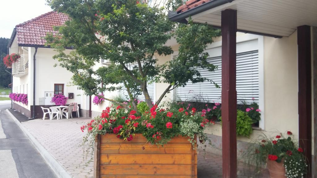 Darja Guesthouse Dob エクステリア 写真